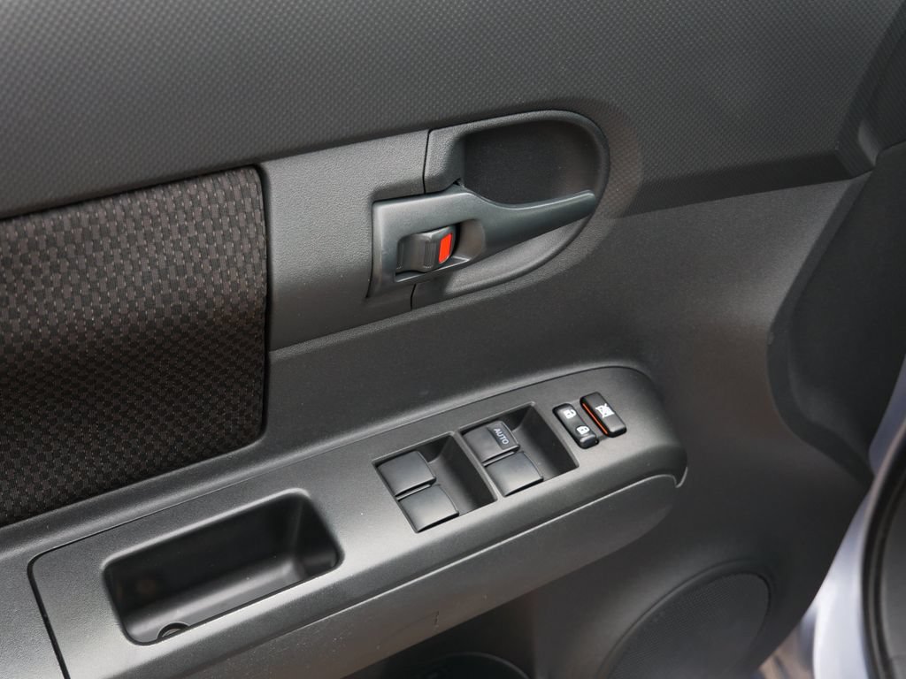 Used 2009 Scion xB FWD image 17