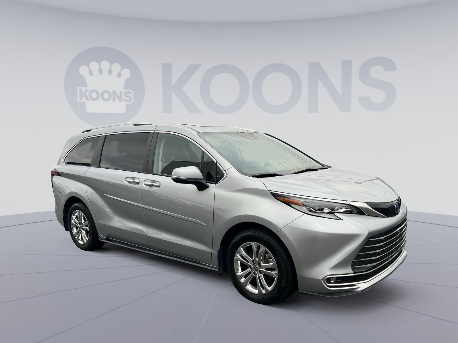 Used 2023 Toyota Sienna Platinum image 10