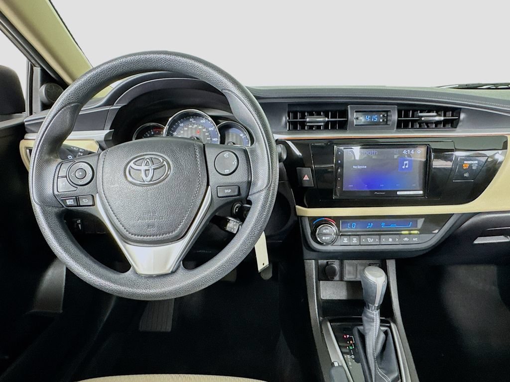 Used 2016 Toyota Corolla LE FWD image 12