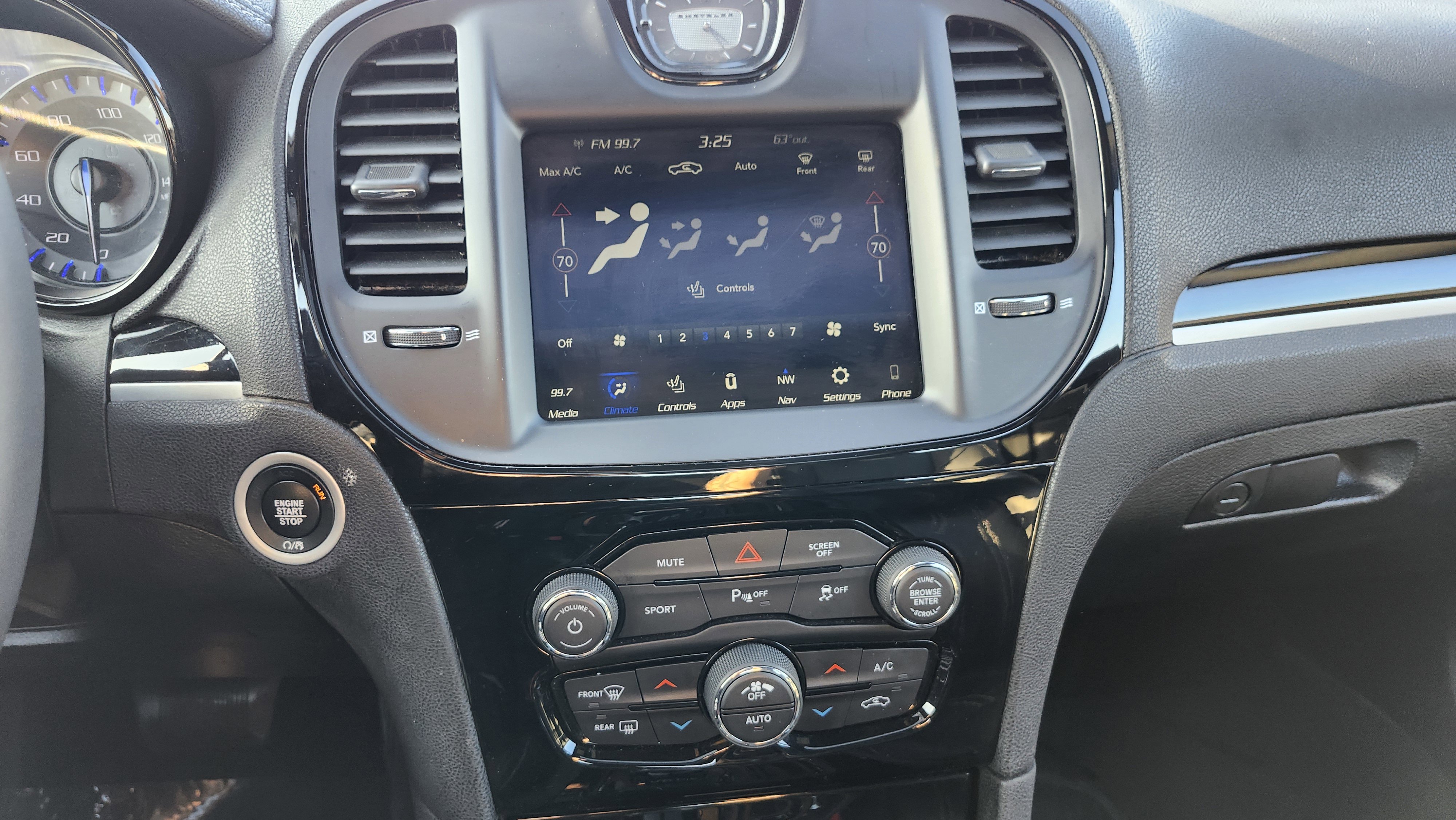 Used 2023 Chrysler 300 S image 30