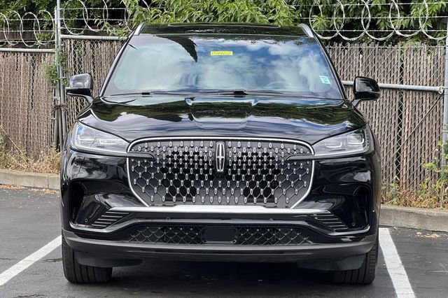 Used 2025 Lincoln Aviator Reserve w/ Equipment Group 201A image 6