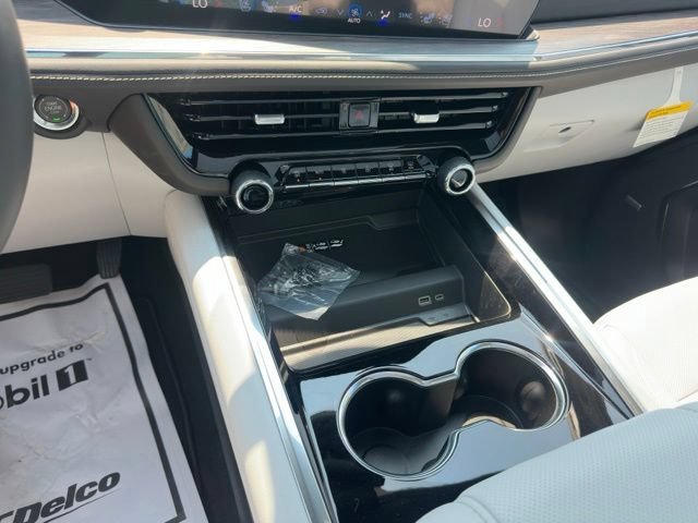 New 2026 Chevrolet Suburban Premier w/ Sun And Tow Package AWD/4WD image 27