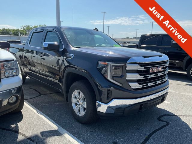 Used 2023 GMC Sierra 1500 SLE AWD/4WD image 1