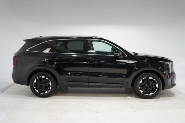 Used 2024 Kia Sorento S image 9