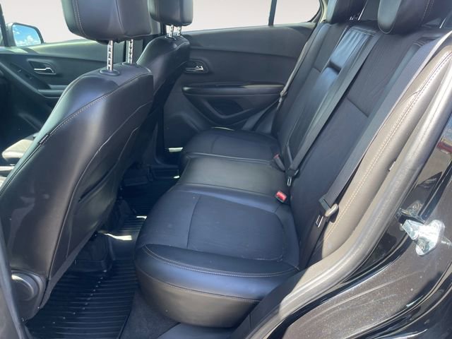 Used 2022 Chevrolet Trax LT w/ LT Convenience Package FWD image 30