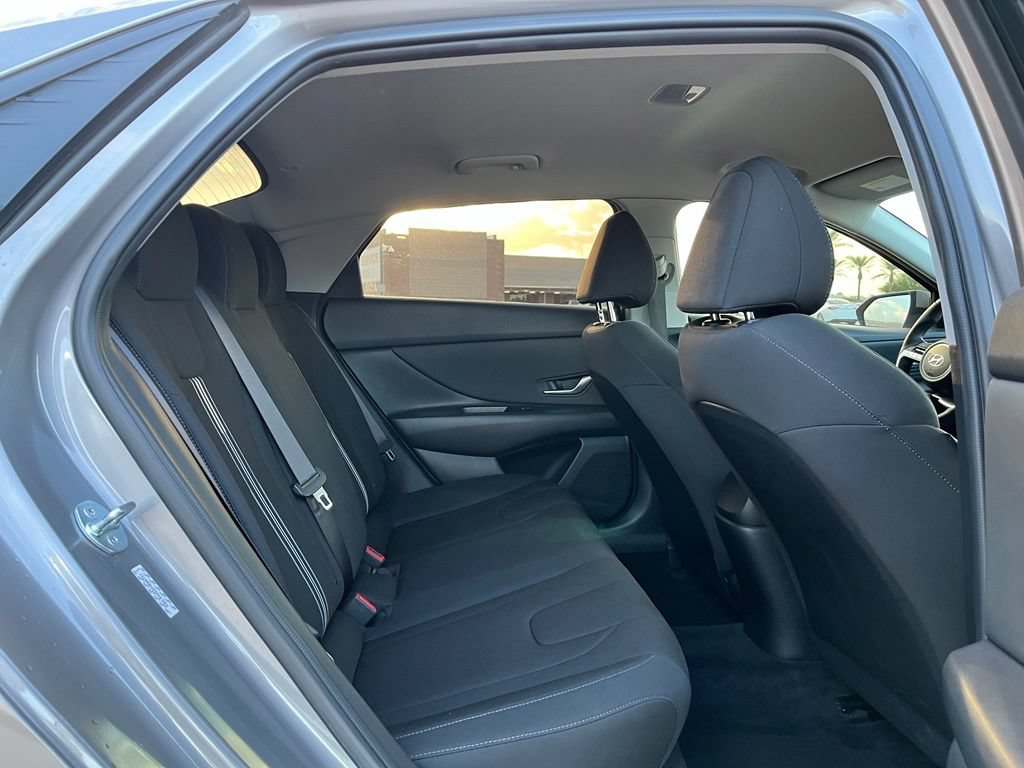 Used 2023 Hyundai Elantra SEL w/ Convenience Package FWD image 16