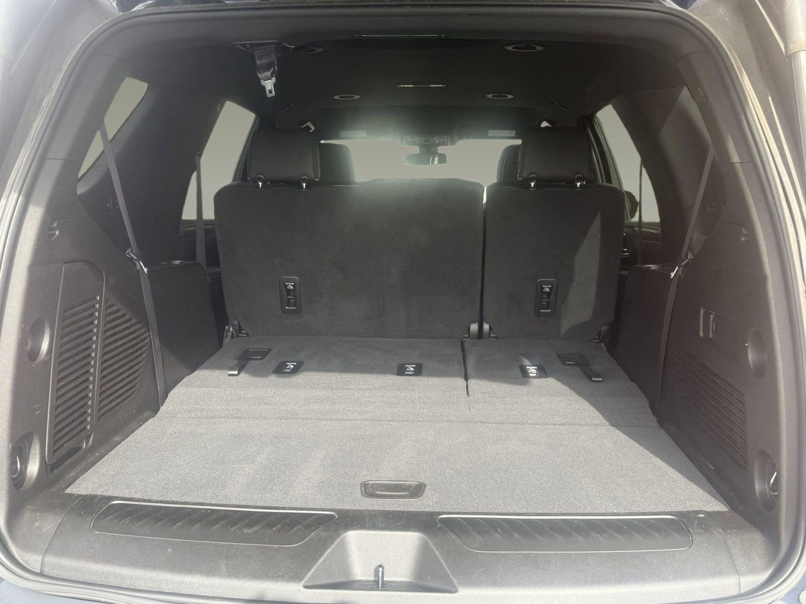 Used 2022 GMC Yukon SLT AWD/4WD image 36