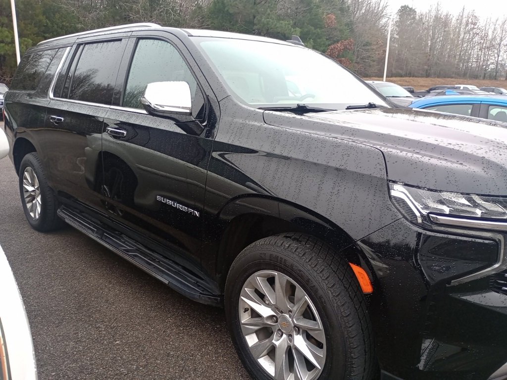 Used 2024 Chevrolet Suburban Premier image 4