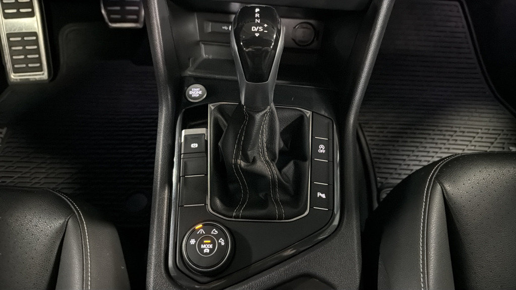 Certified 2023 Volkswagen Tiguan SE R-Line AWD/4WD image 39