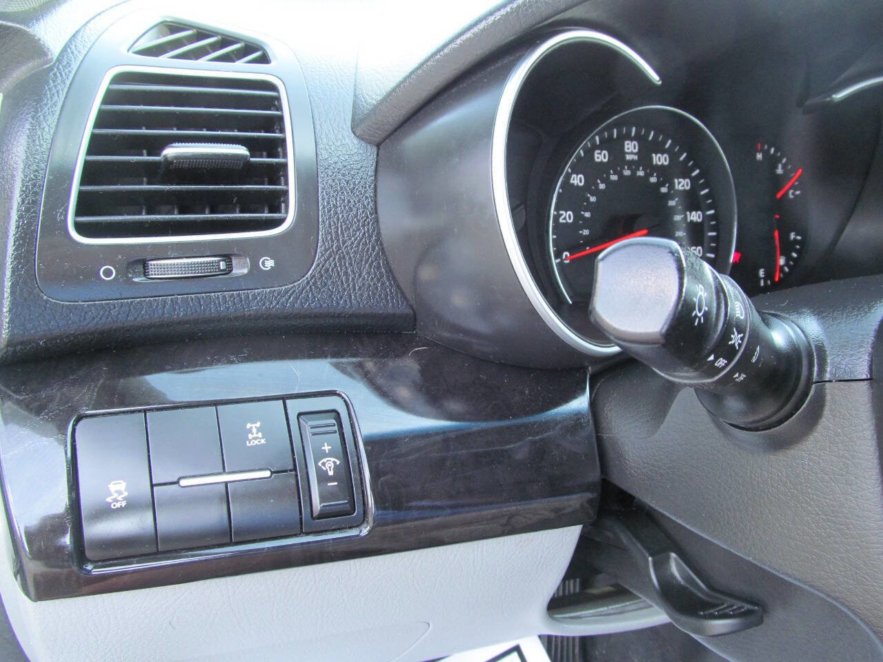 Used 2014 Kia Sorento LX AWD/4WD image 15
