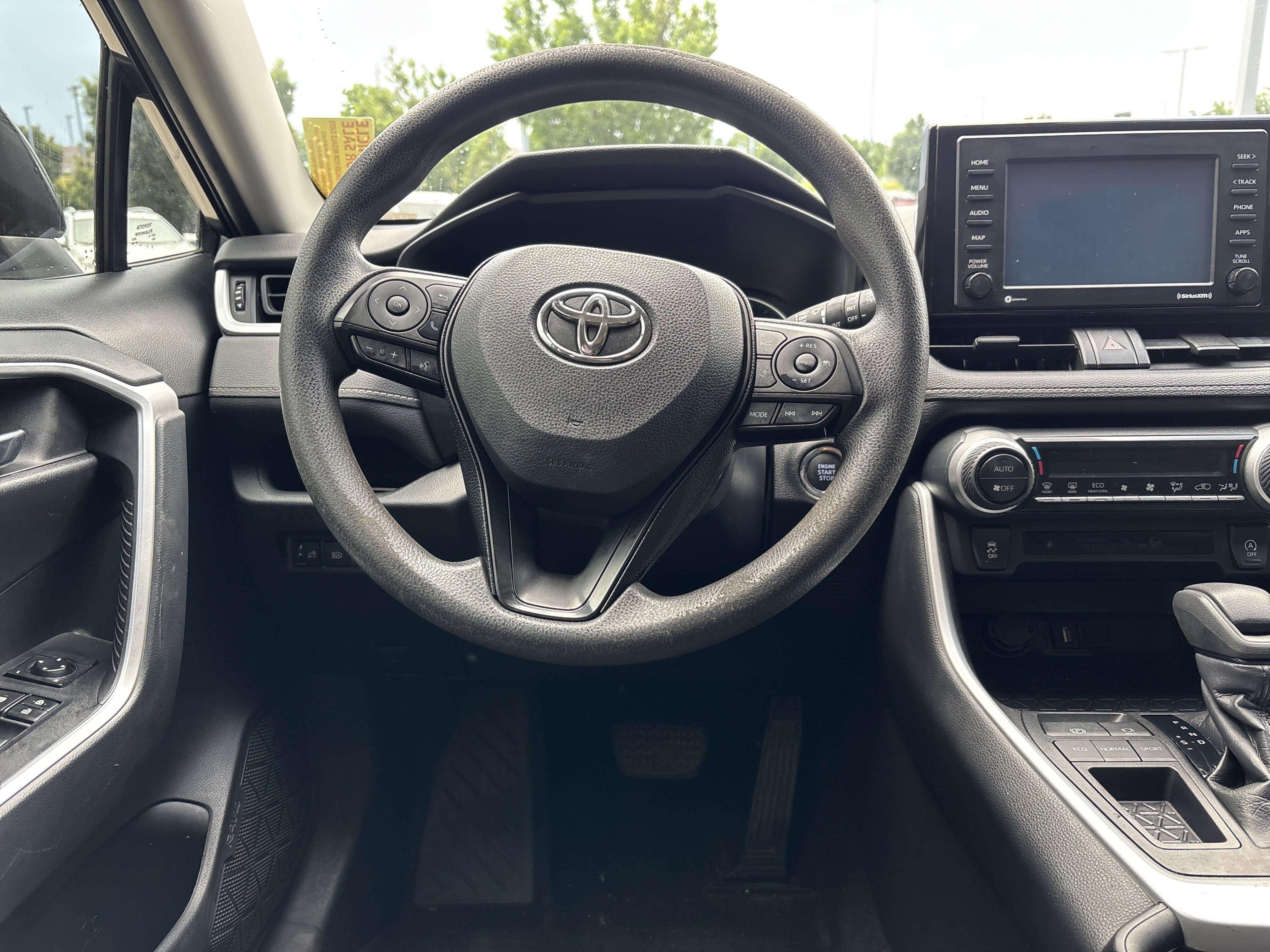 Used 2021 Toyota RAV4 XLE FWD image 15