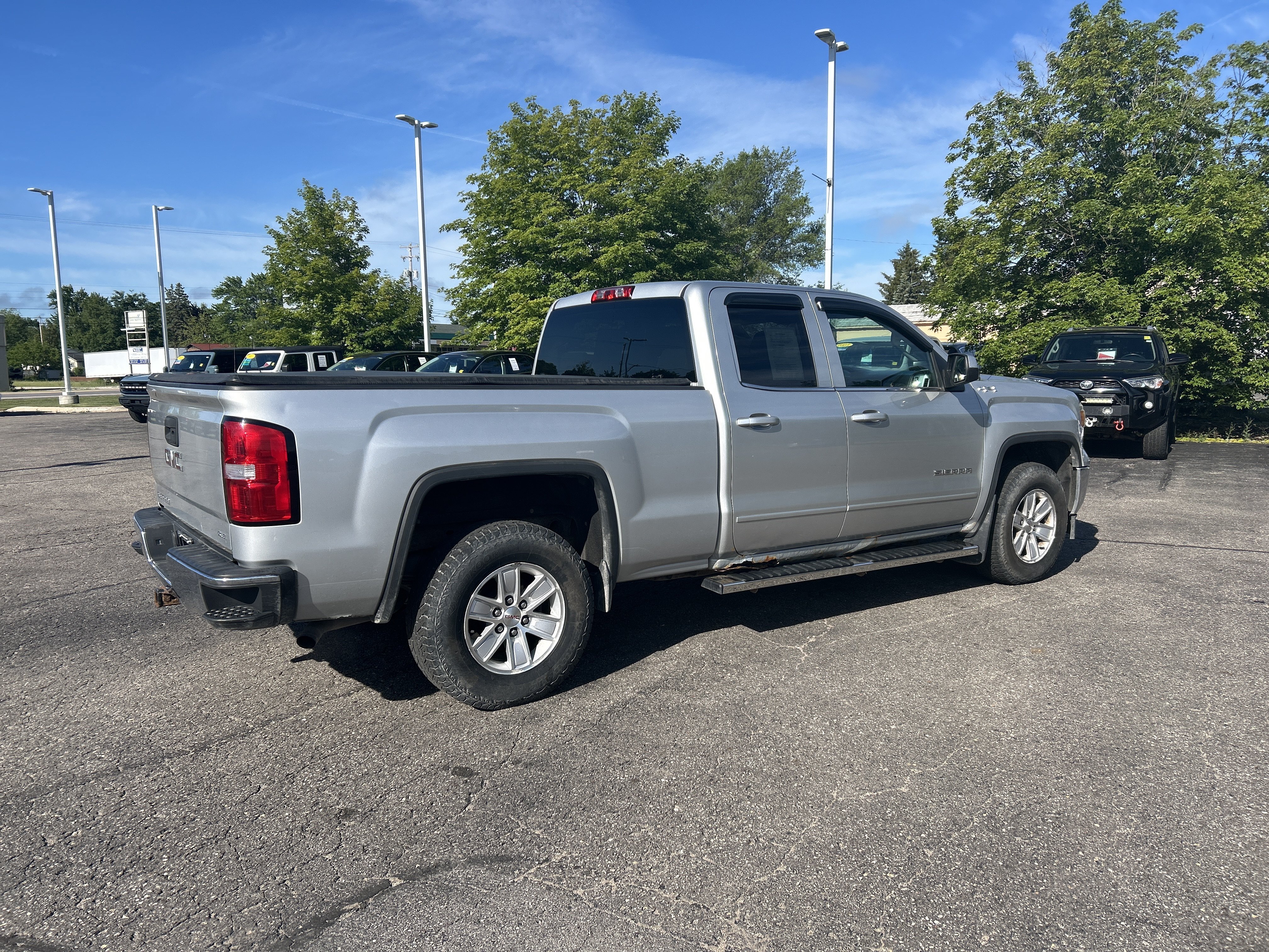 Used 2015 GMC Sierra 1500 SLE w/ SLE Value Package AWD/4WD image 3
