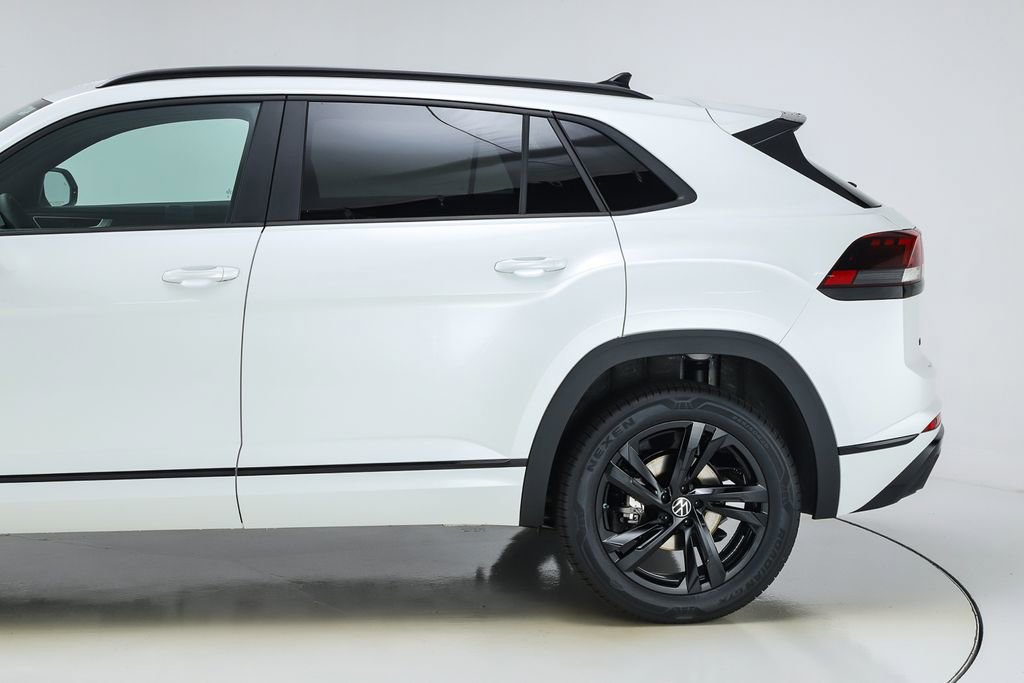 New 2026 Volkswagen Atlas Cross Sport SEL R-Line image 4
