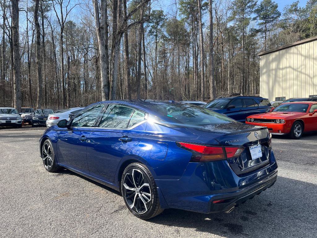 Used 2024 Nissan Altima 2.5 SR w/ SR Premium Package FWD image 12