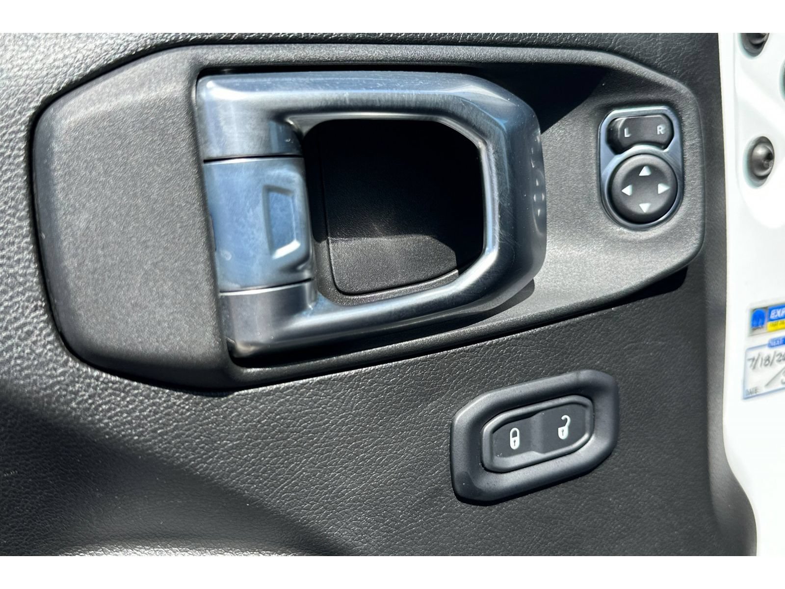 Used 2022 Jeep Gladiator Sport AWD/4WD image 12