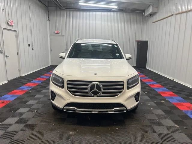 Used 2025 Mercedes-Benz GLB 250 4MATIC image 7