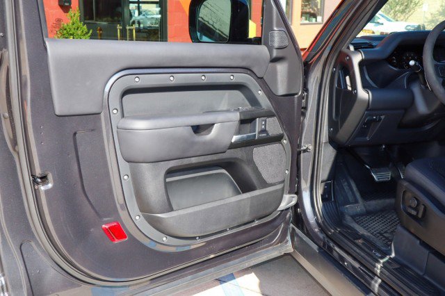 Used 2023 Land Rover Defender 90 V8 image 20