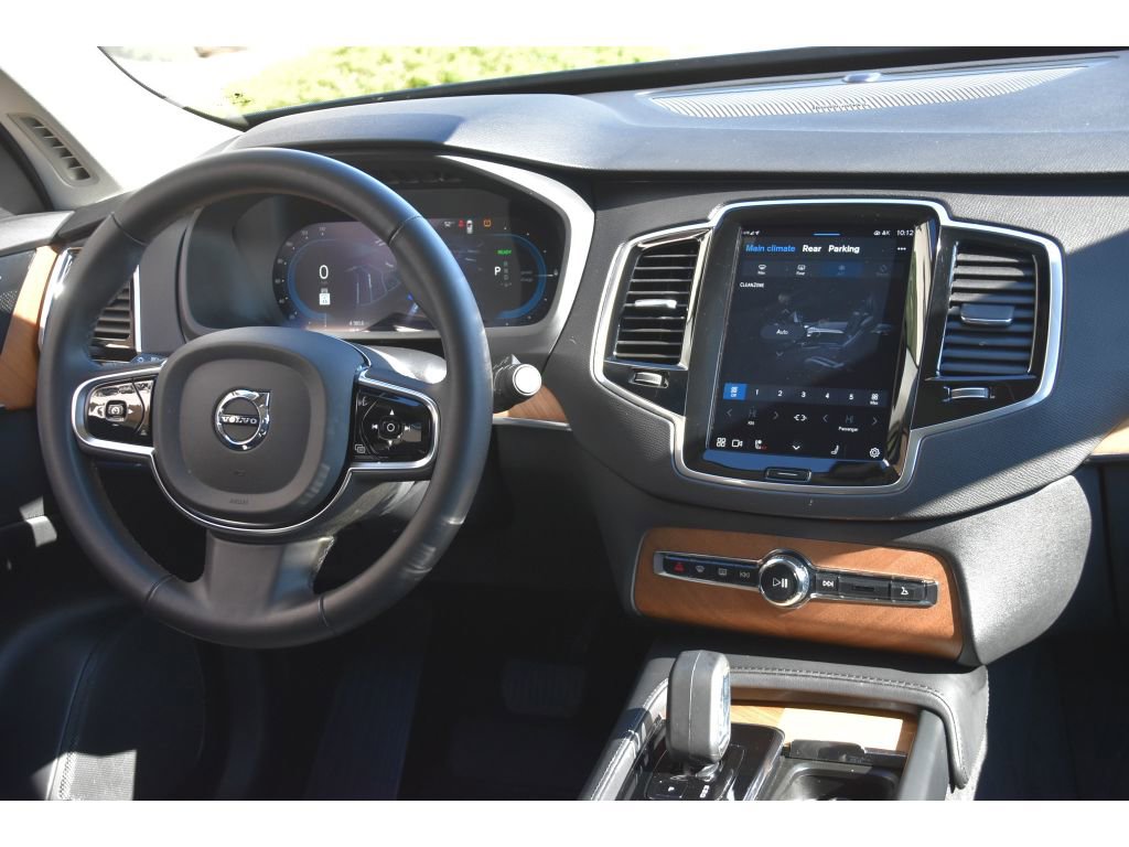 Used 2024 Volvo XC90 T8 Plus w/ Protection Package image 19