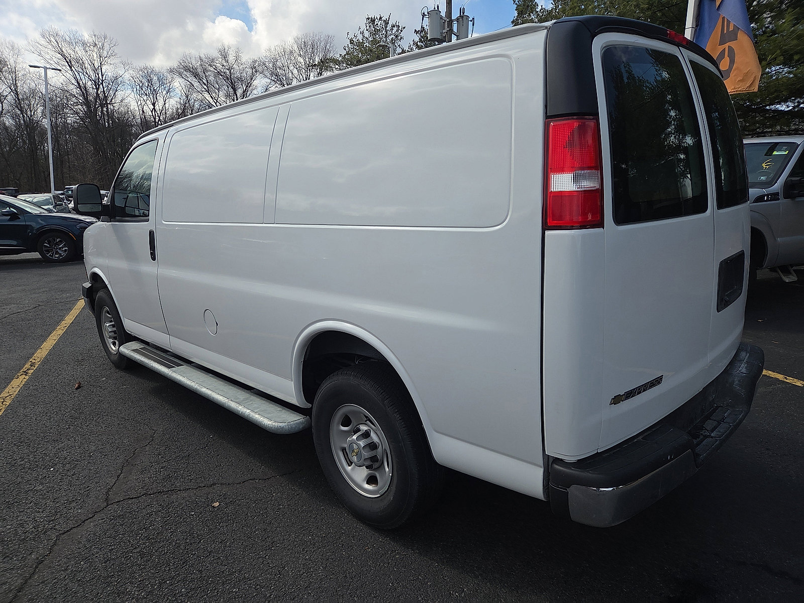 Used 2024 Chevrolet Express 2500 Work Van w/ Driver Convenience Package image 5