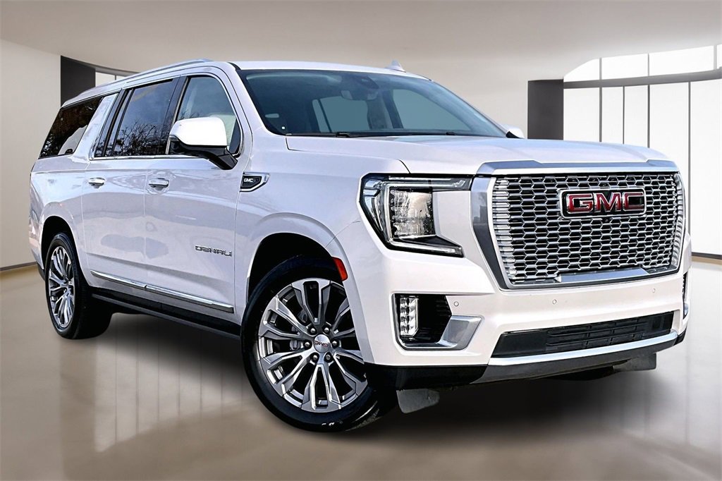 Used 2021 GMC Yukon XL Denali w/ Denali Ultimate Package image 11