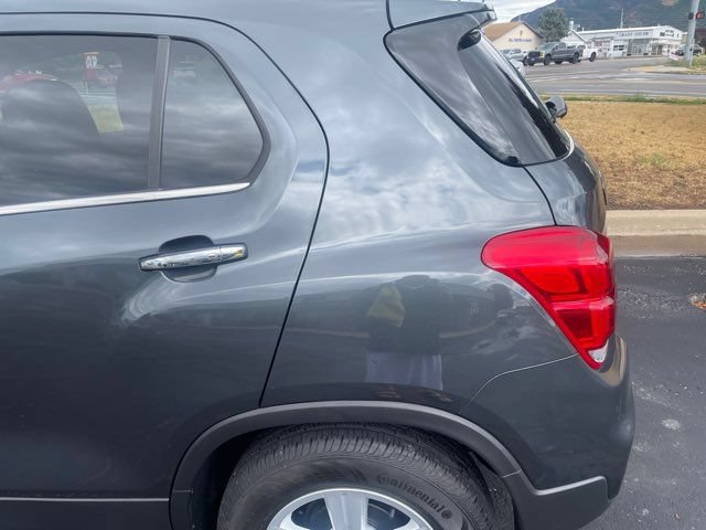 Used 2017 Chevrolet Trax LT w/ LT Convenience Package FWD image 26