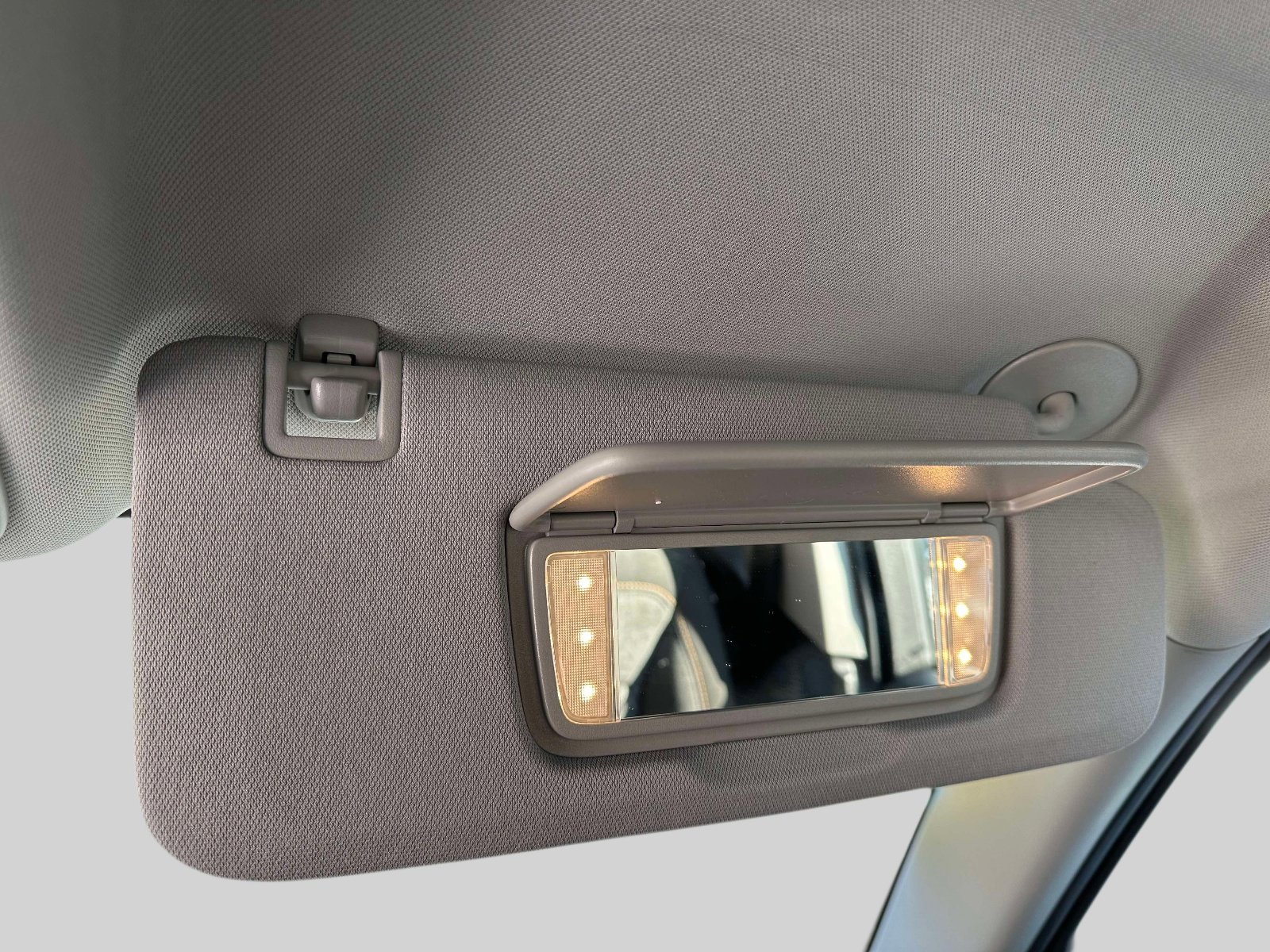 Used 2023 Chevrolet Equinox LT image 32