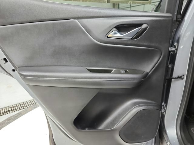Used 2025 Chevrolet Blazer LT FWD image 36