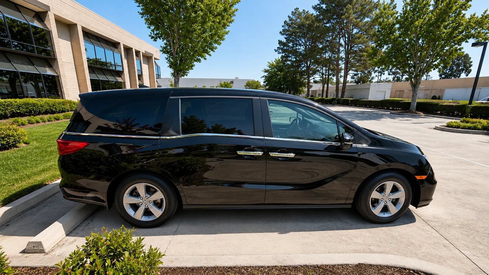 Used 2020 Honda Odyssey EX image 4