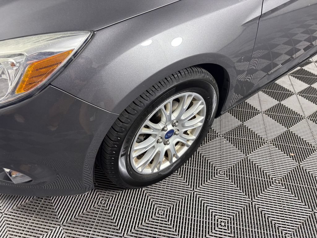 Used 2012 Ford Focus SE FWD image 9