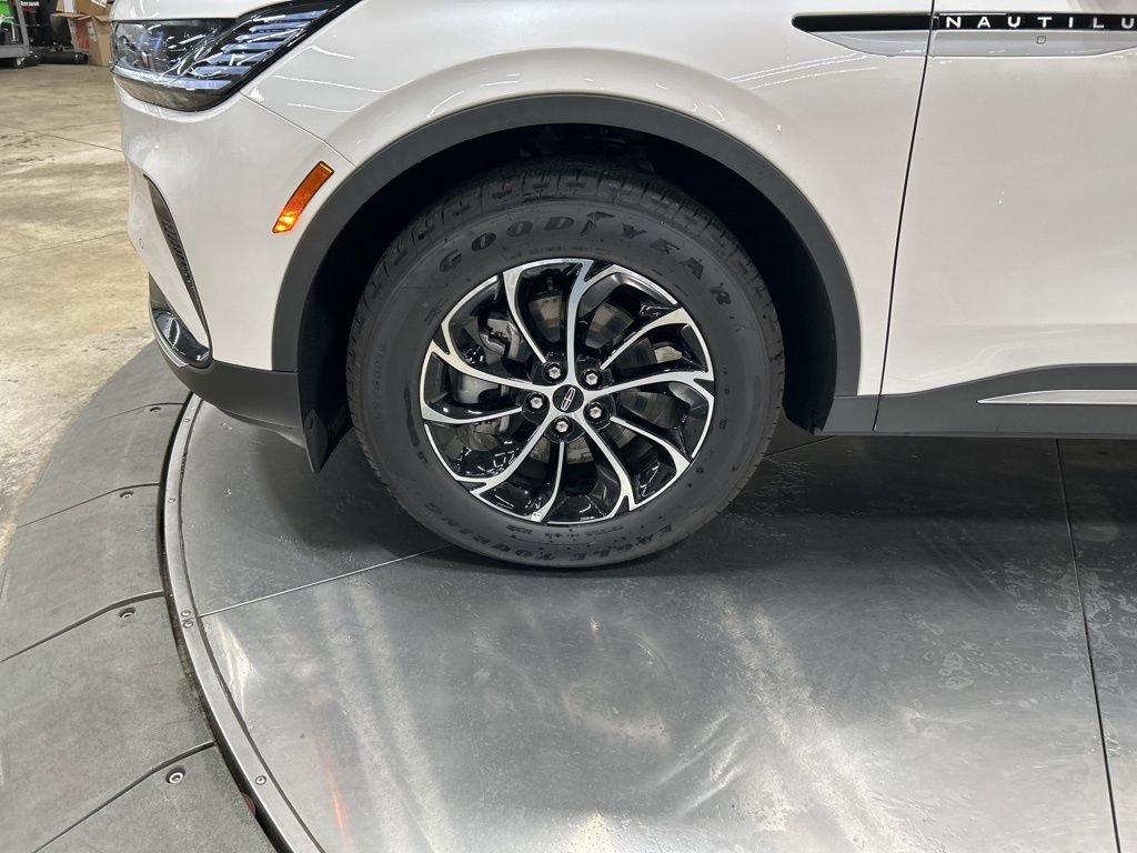 New 2026 Lincoln Nautilus Premier w/ Equipment Group 102A image 33