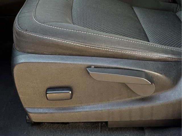 Used 2022 Chevrolet Colorado LT AWD/4WD image 15