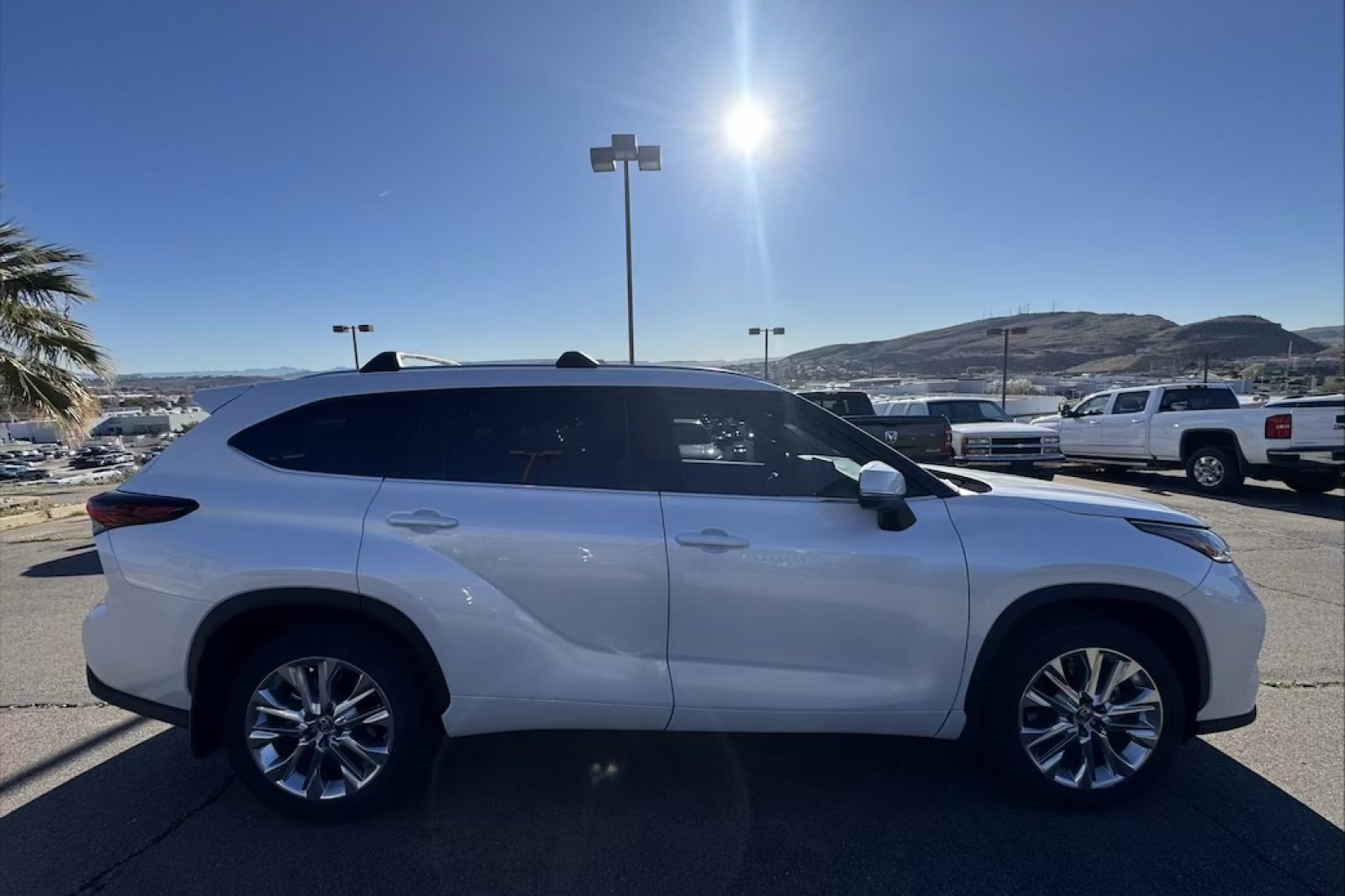 Used 2024 Toyota Highlander Limited image 6