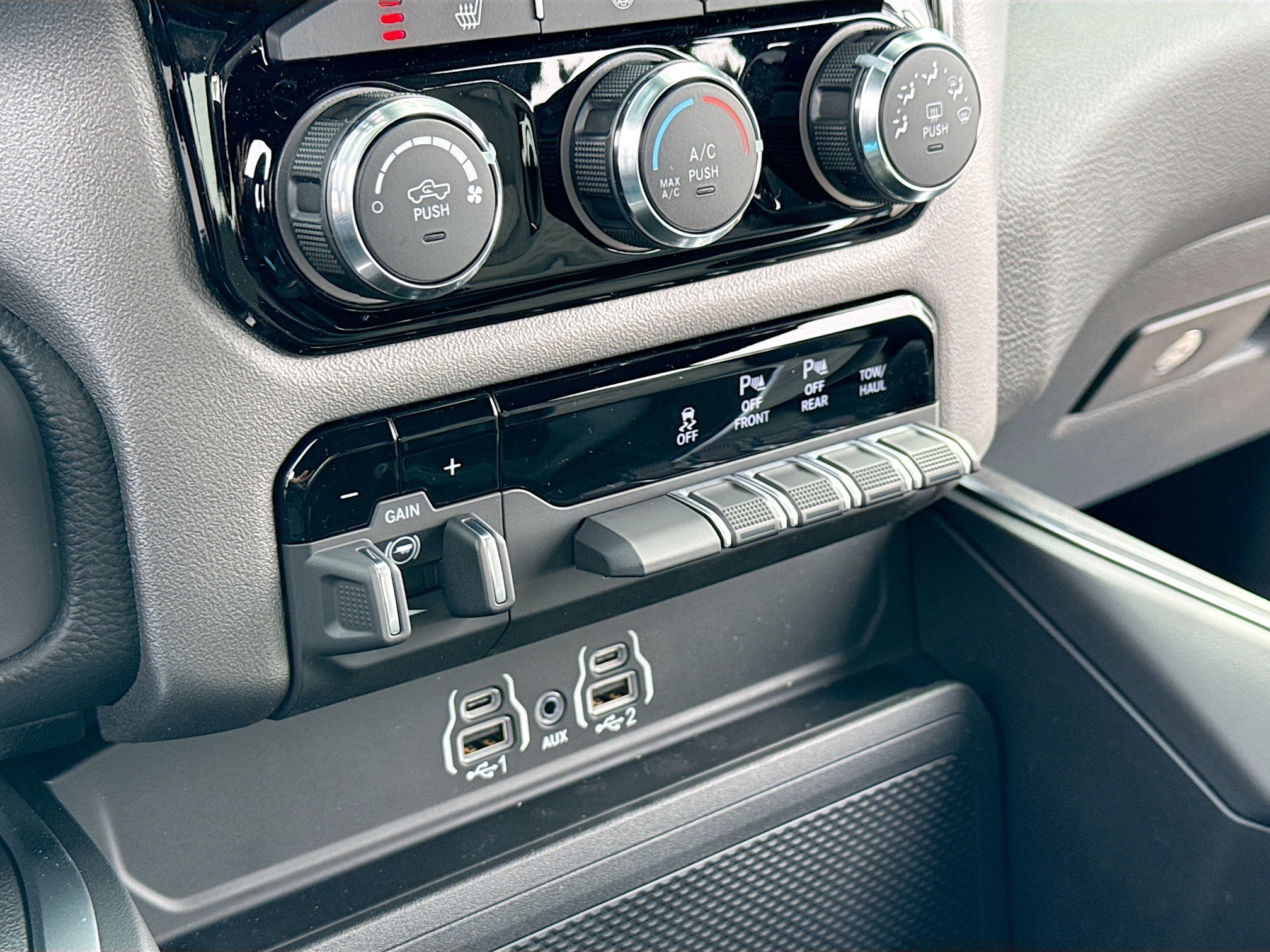 New 2026 RAM 1500 Big Horn w/ Night Edition AWD/4WD image 11