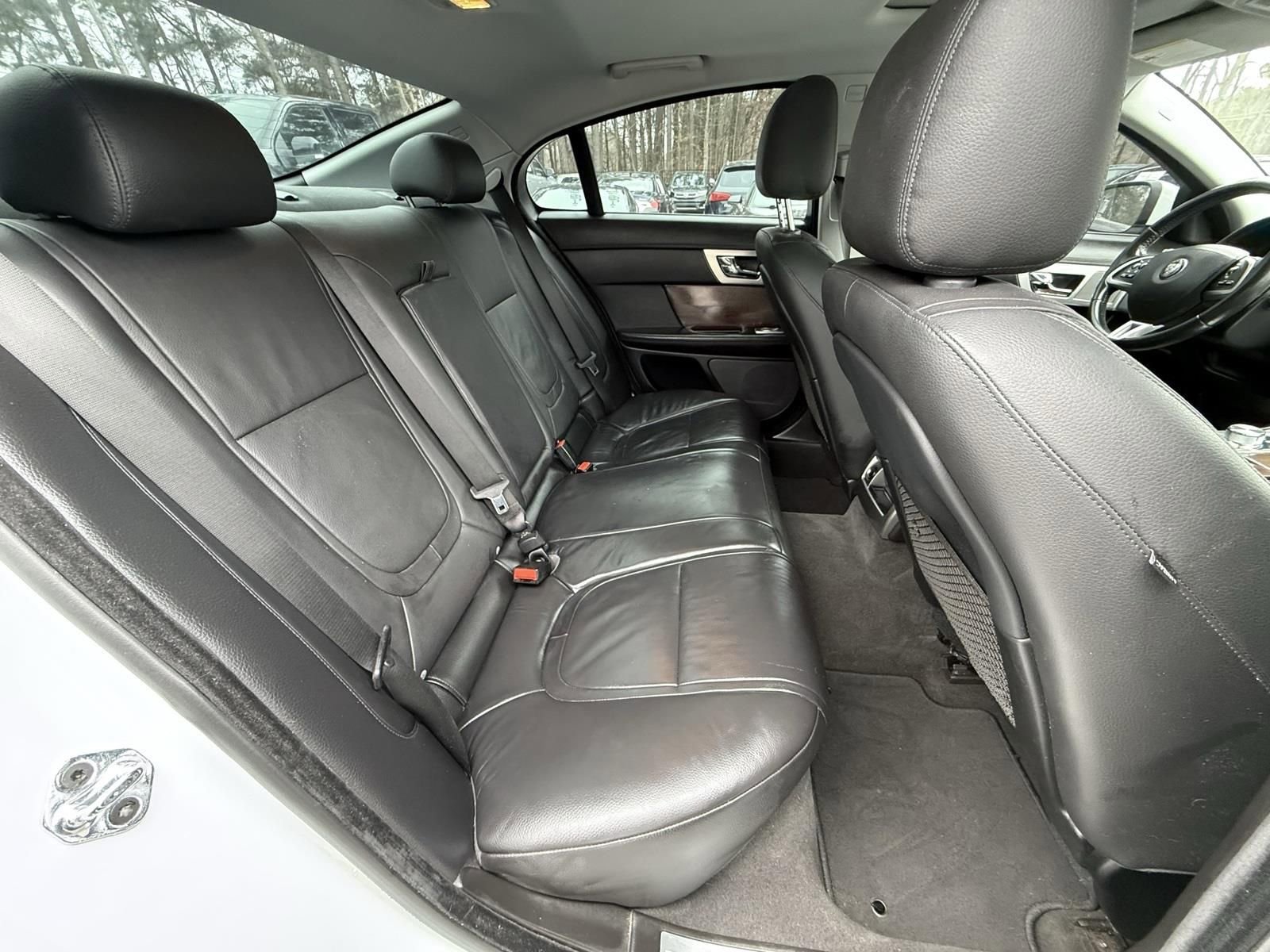 Used 2014 Jaguar XF 3.0 image 22