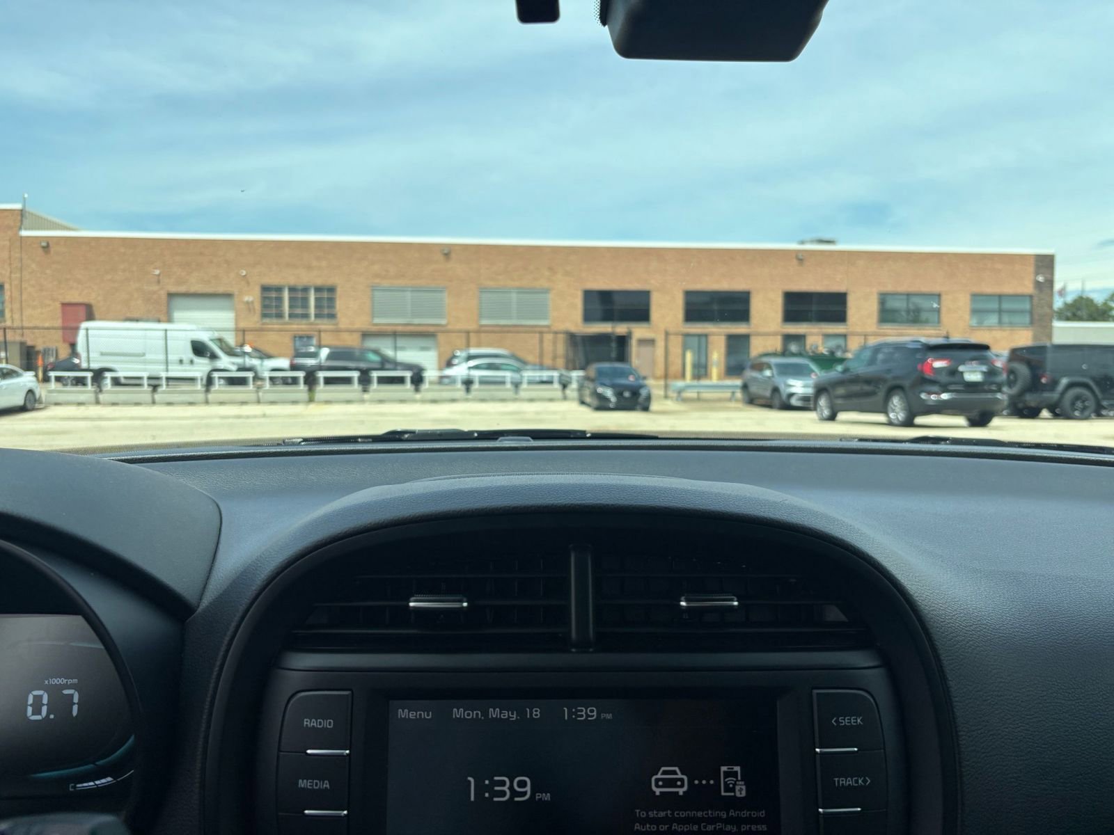 Used 2025 Kia Soul LX w/ LX Technology Package FWD image 17