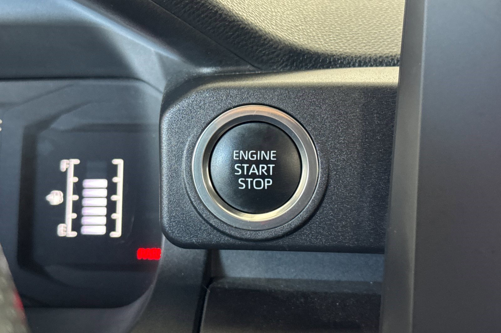 Certified 2025 Toyota 4Runner SR5 AWD/4WD image 33