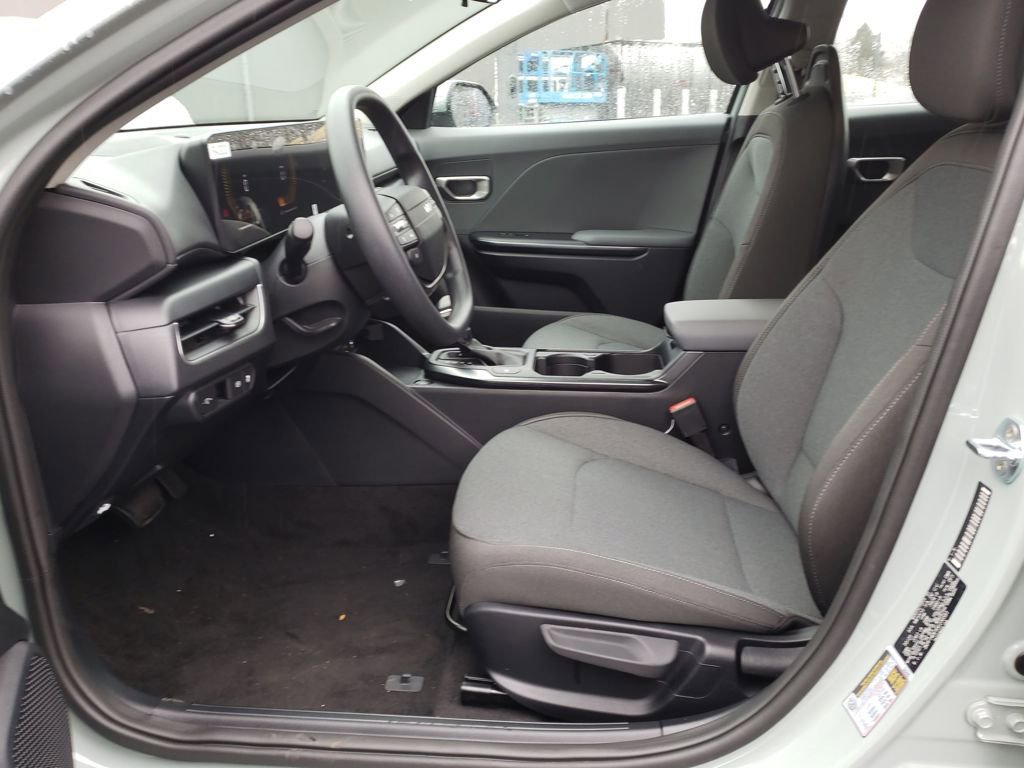 New 2025 Kia K4 LXS image 14