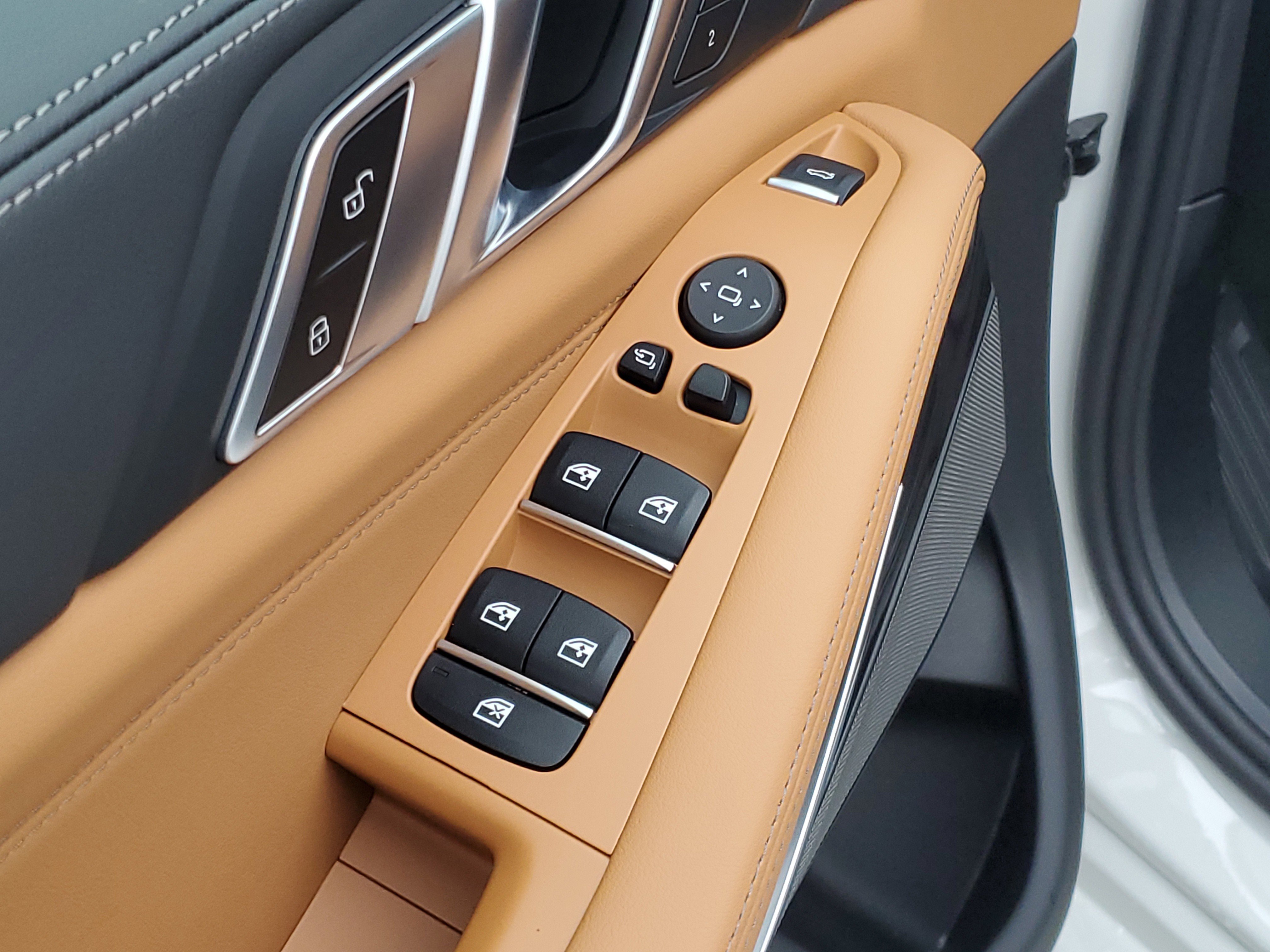 New 2026 BMW X5 xDrive40i w/ M Sport Package AWD/4WD image 6