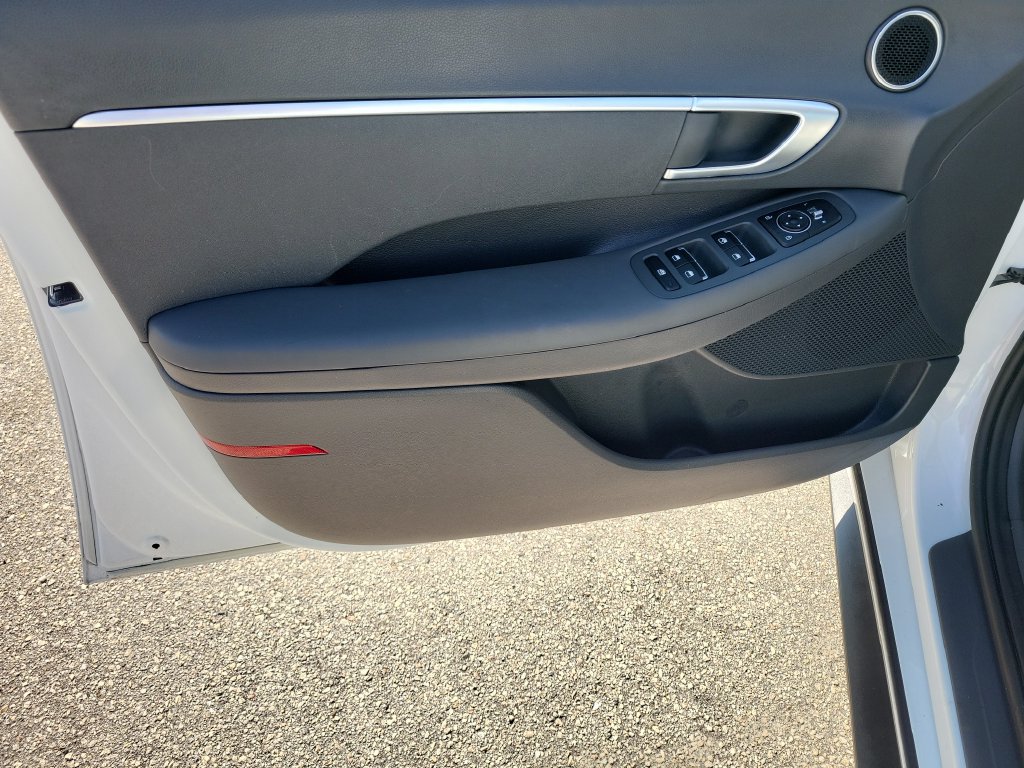 Used 2021 Hyundai Sonata SE w/ Preferred Accessory Package FWD image 19
