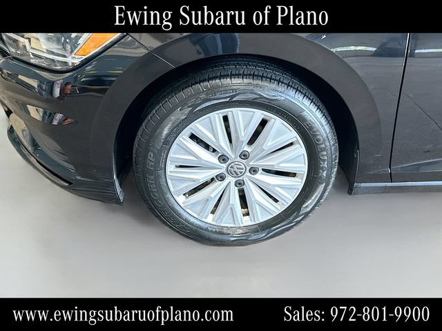 Used 2019 Volkswagen Jetta R-Line FWD image 30