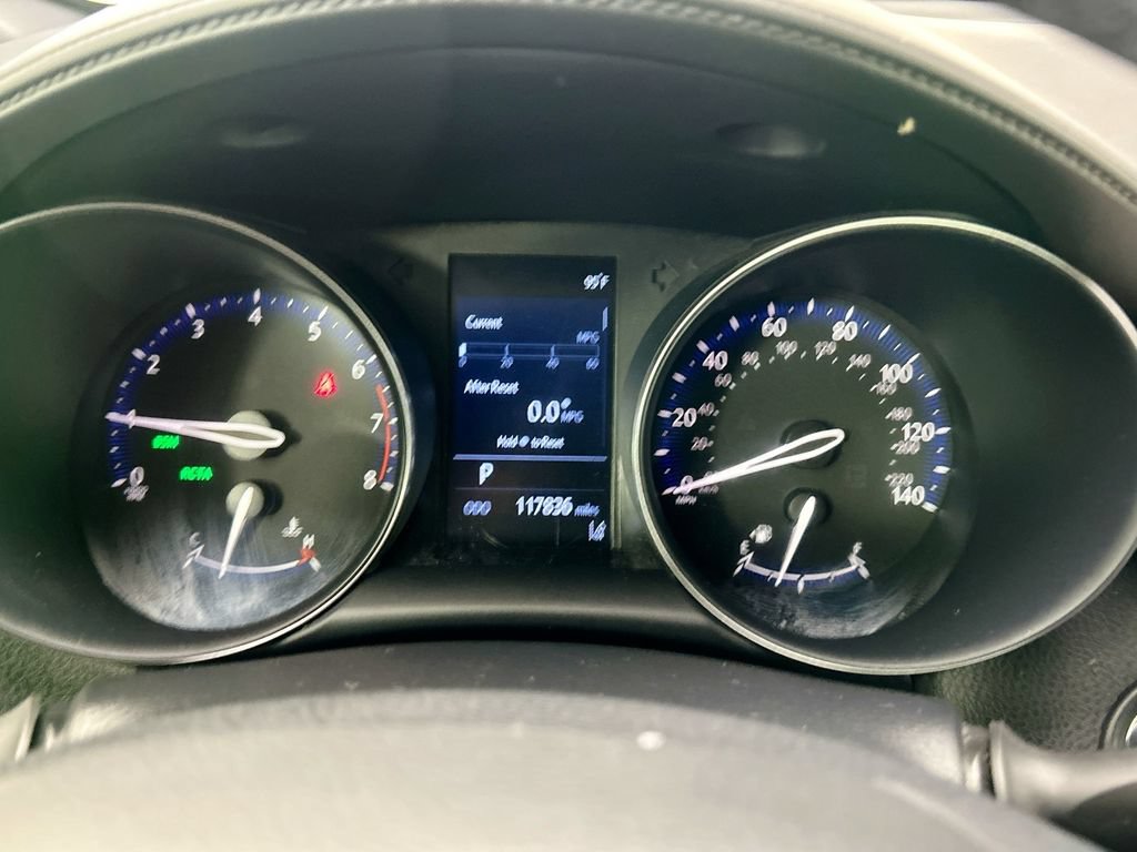 Used 2019 Toyota C-HR XLE FWD image 32