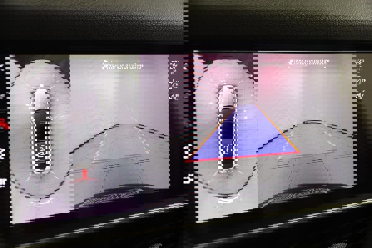 Used 2023 Porsche Cayenne image 11