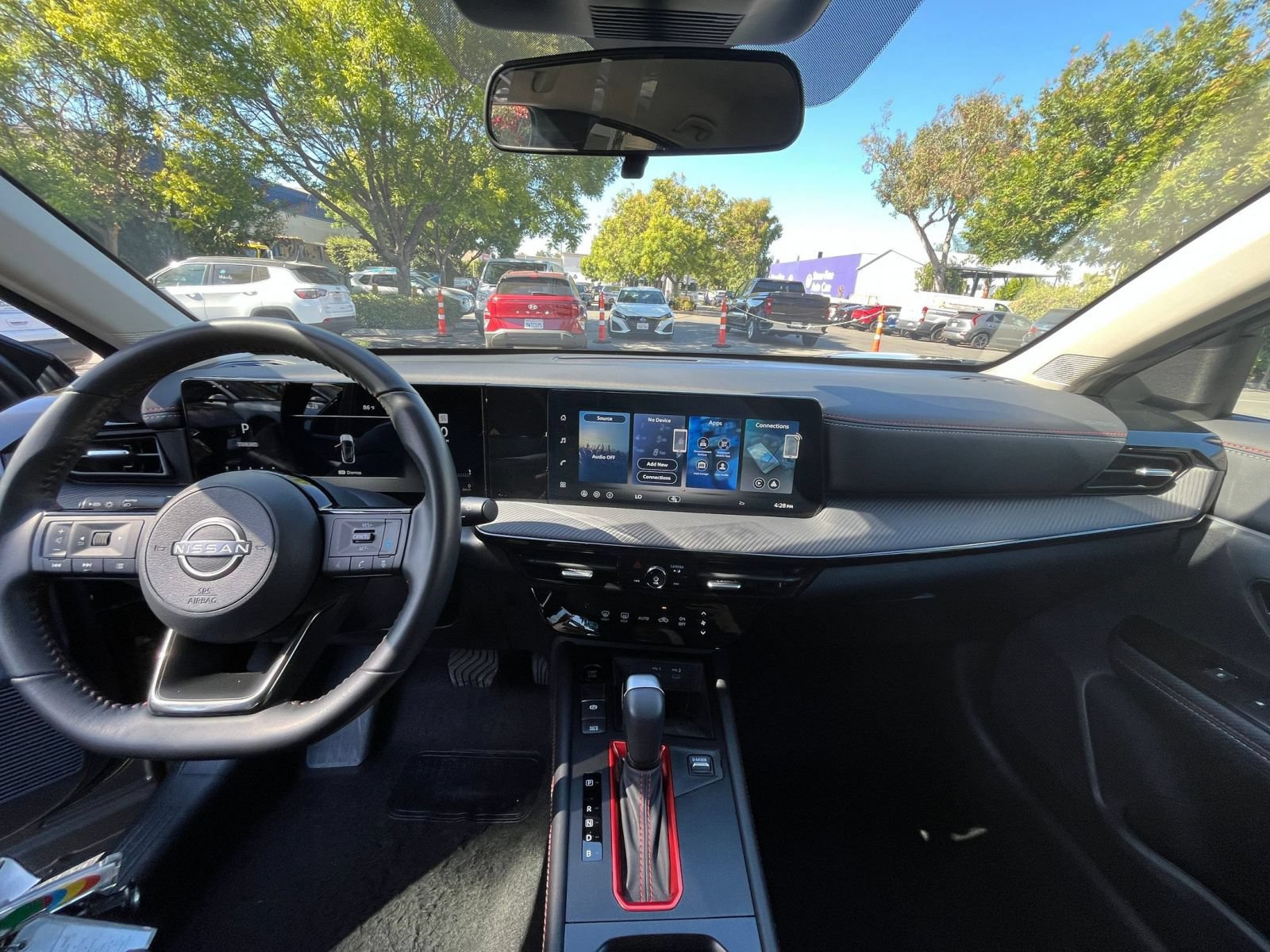 Used 2026 Nissan Kicks SR AWD/4WD image 32