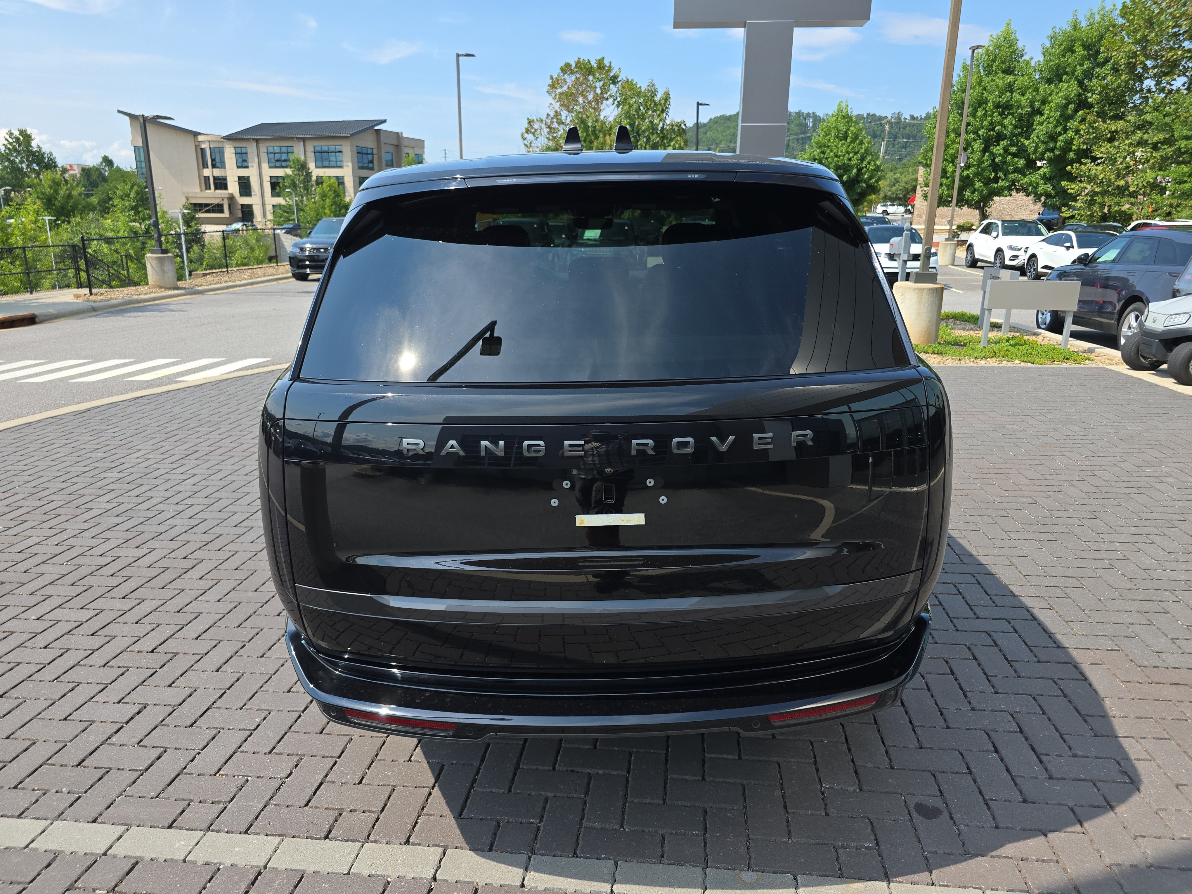 Certified 2025 Land Rover Range Rover SE AWD/4WD image 6