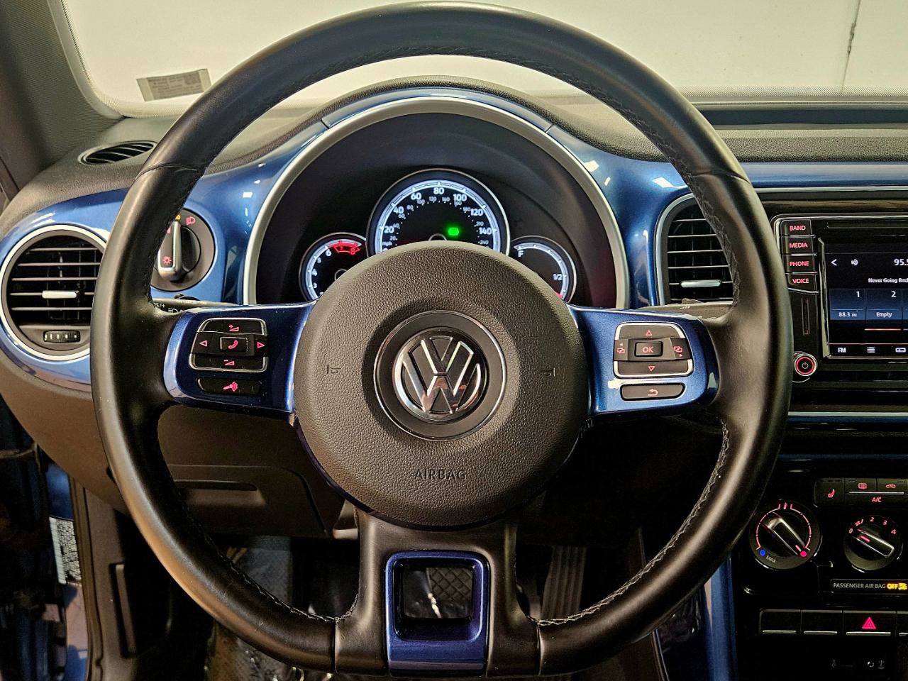 Used 2017 Volkswagen Beetle 1.8T SE FWD image 13