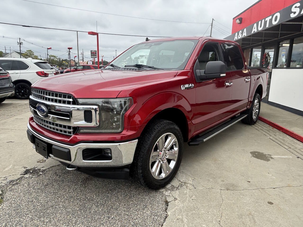 Used 2019 Ford F150 XLT w/ Equipment Group 302A Luxury AWD/4WD image 11