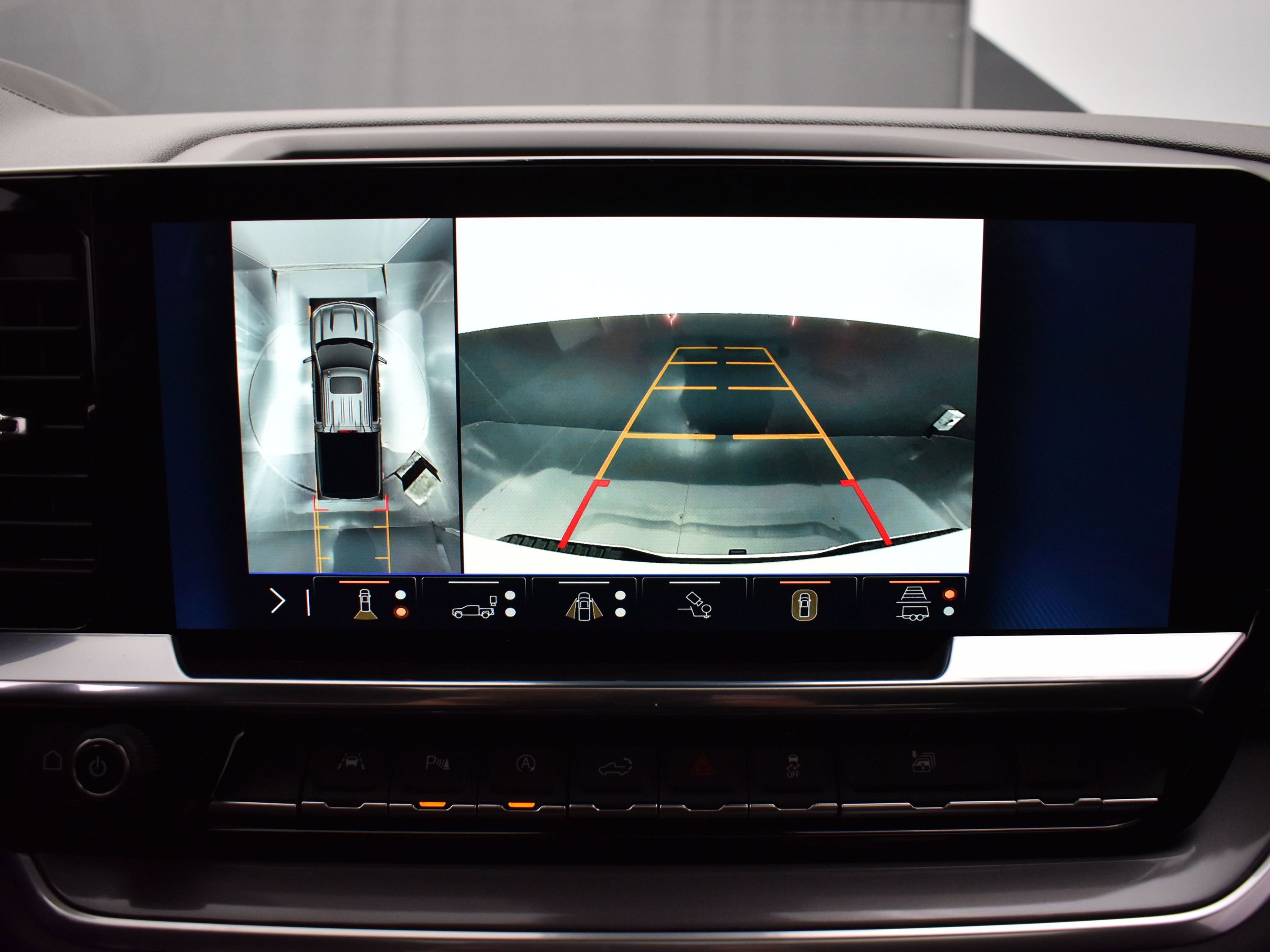 Used 2025 Chevrolet Silverado 1500 High Country image 30