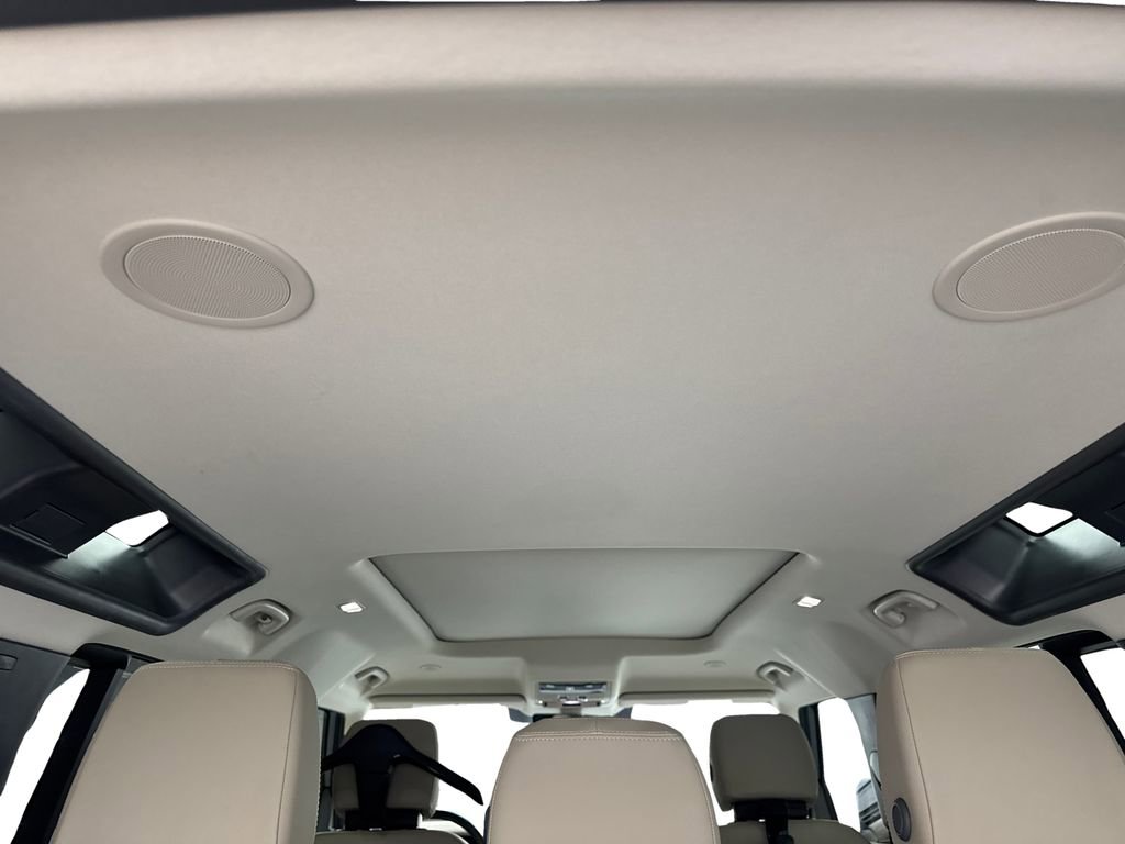 Used 2023 Land Rover Defender 110 SE AWD/4WD image 74