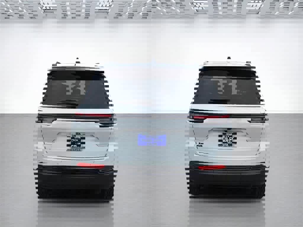 New 2025 Jeep Grand Cherokee Altitude image 5