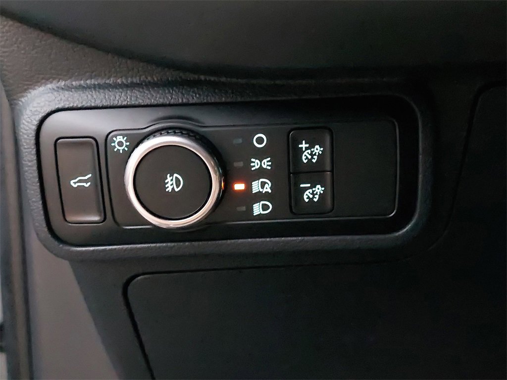 Used 2025 Ford Explorer Active w/ Active Comfort Package image 22